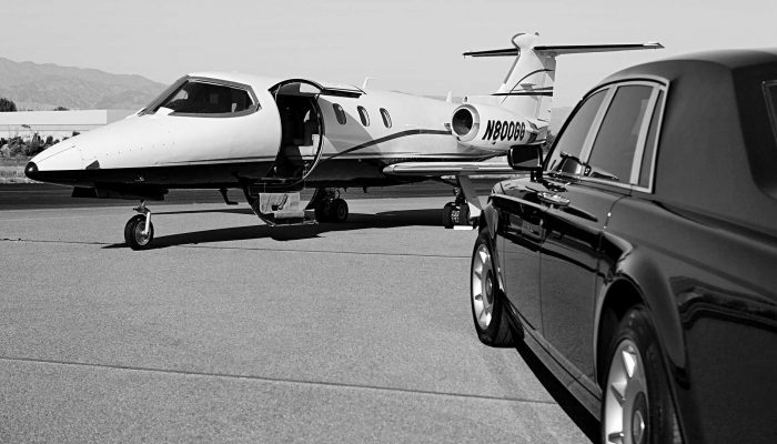 Chicago Airport Limo and Car Service Transportation, O'Hare, Midway, Limo Ride Shuttle, Airport Limo Service Chicago, Limo Service to O'Hare Airport